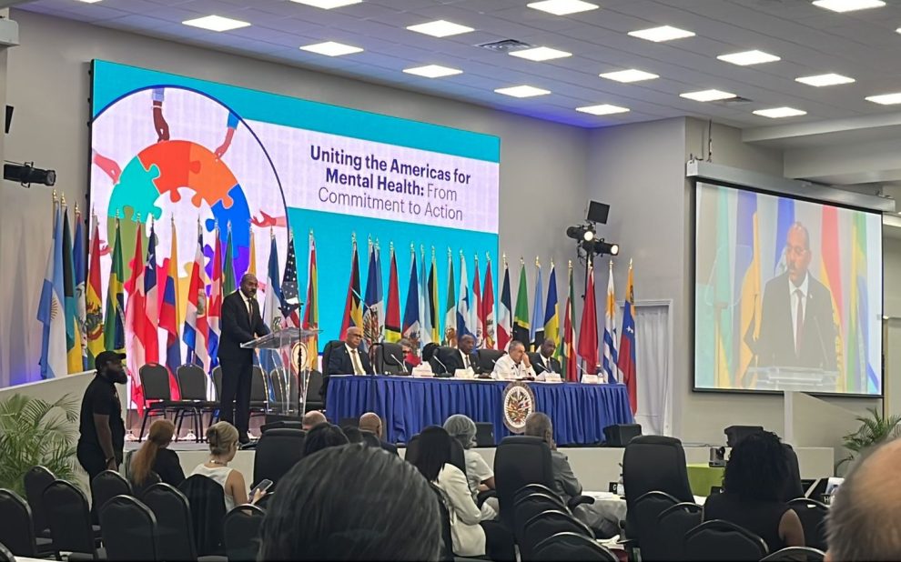 Corporación MilVíctimas en la OEA 2025: la voz de las víctimas del conflicto armado llega a Antigua y Barbuda Desde Antigua y Barbuda, participamos con orgullo y profundo compromiso en la 55ª Asamblea General de la Organización de los Estados Americanos (OEA 2025), representando a las víctimas del conflicto armado en Colombia. Como Corporación MilVíctimas, nuestra presencia en este espacio internacional reafirma una convicción que nos guía desde el inicio: la justicia transicional no puede avanzar sin verdad, memoria y participación real de las víctimas.