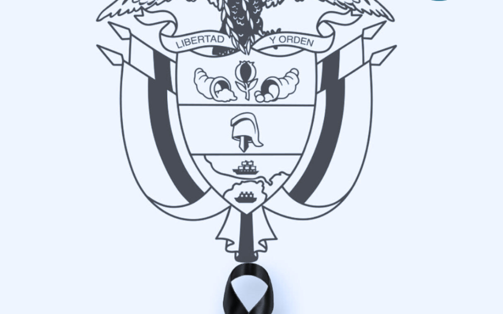 En la Corporación MilVíctimas rechazamos y condenamos enérgicamente los atentados ocurridos el 21 de agosto de 2025 contra un helicóptero de la Policía Nacional en Amalfi, Antioquia, y contra la Escuela Militar de Aviación Marco Fidel Suárez de la Fuerza Aérea Colombiana en Cali. Estos actos violentos, que arrebataron la vida de uniformados y civiles inocentes, constituyen una grave afrenta contra Colombia, contra nuestra democracia y contra la esperanza de un futuro en paz.